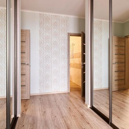Затишна Квартира У Центрі Міста Elisium3 Kijev Kültér fotó